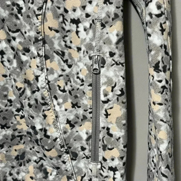 Lululemon Nice  Asana Jacket Not So Petite Fleur Silver - Picture 8 of 14